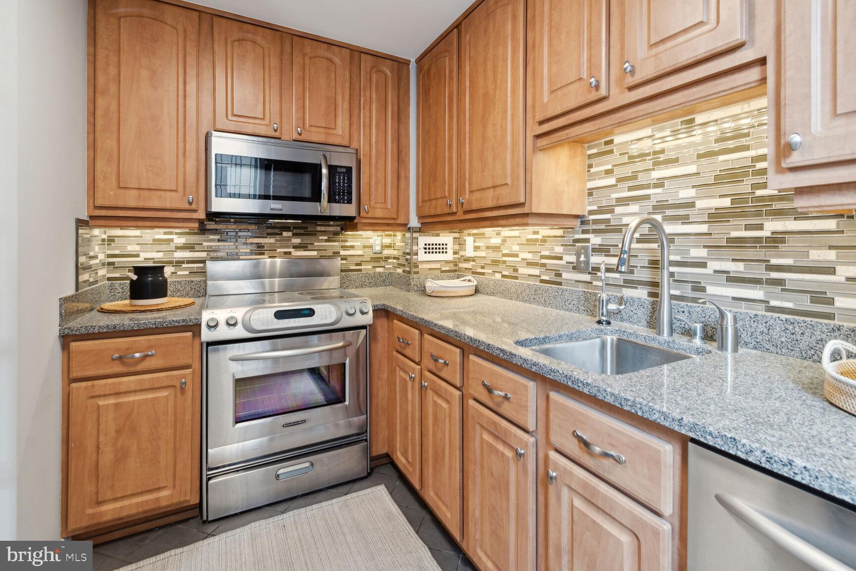 1718 CORCORAN ST NW #12