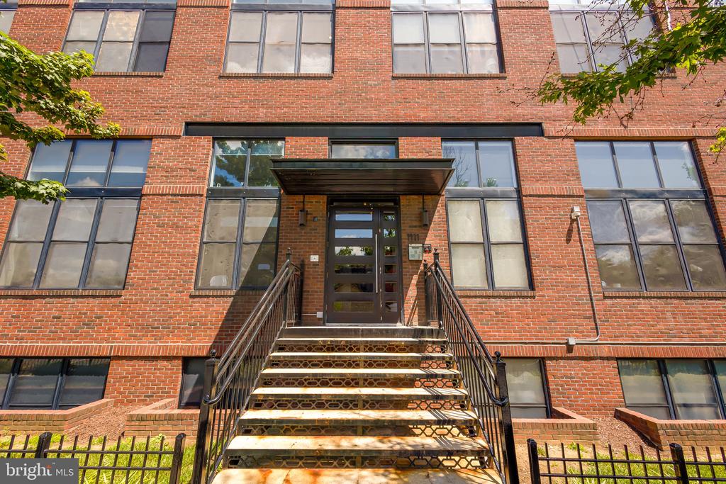 1111 W ST NW #PH8