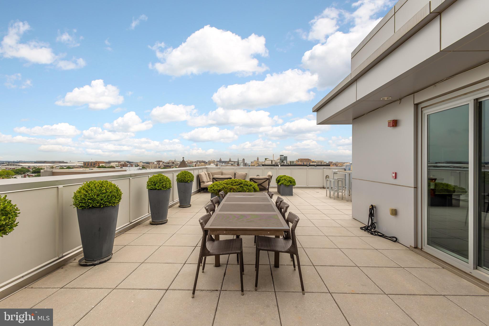 1401 R St NW #303