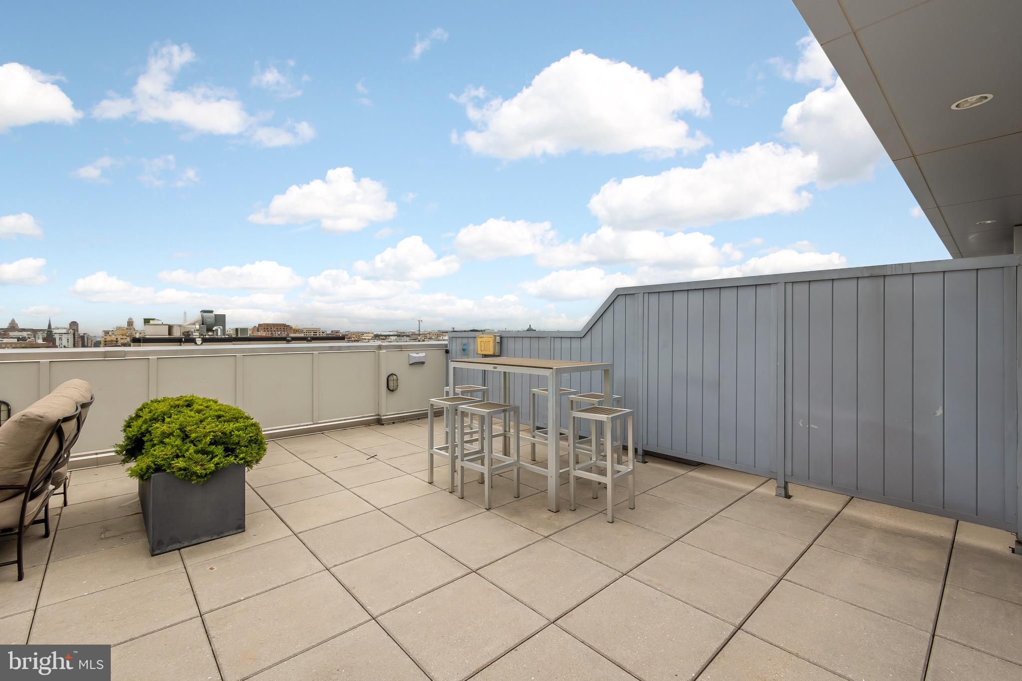 1401 R St NW #303