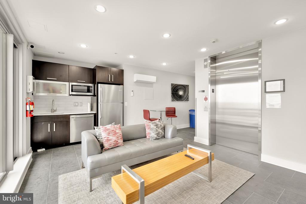 1401 R St NW #303