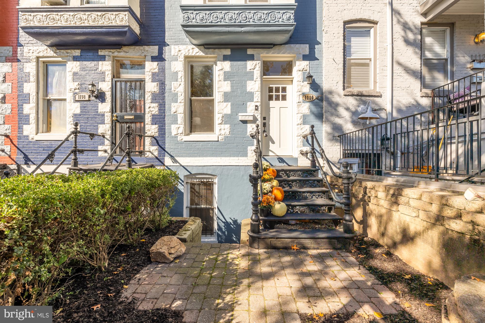 1110 8th St NE