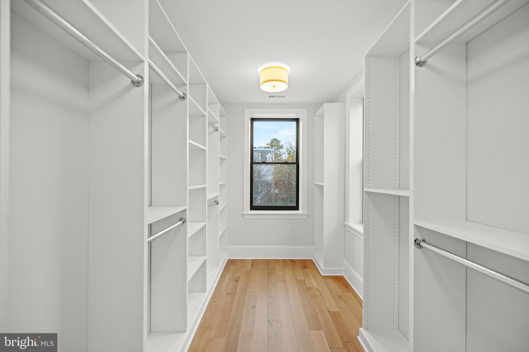 622 Massachusetts Ave NE