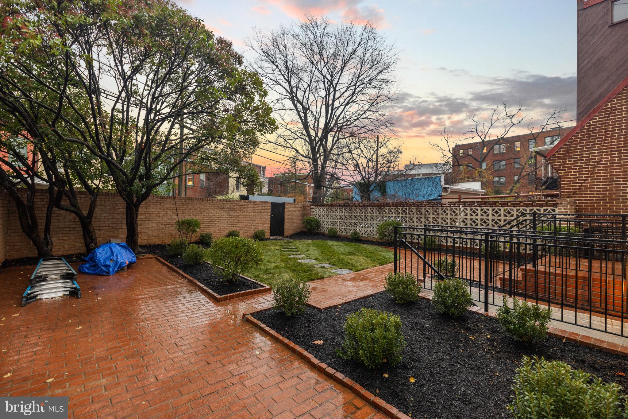 622 Massachusetts Ave NE