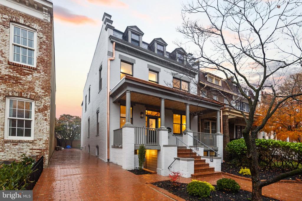 622 Massachusetts Ave NE