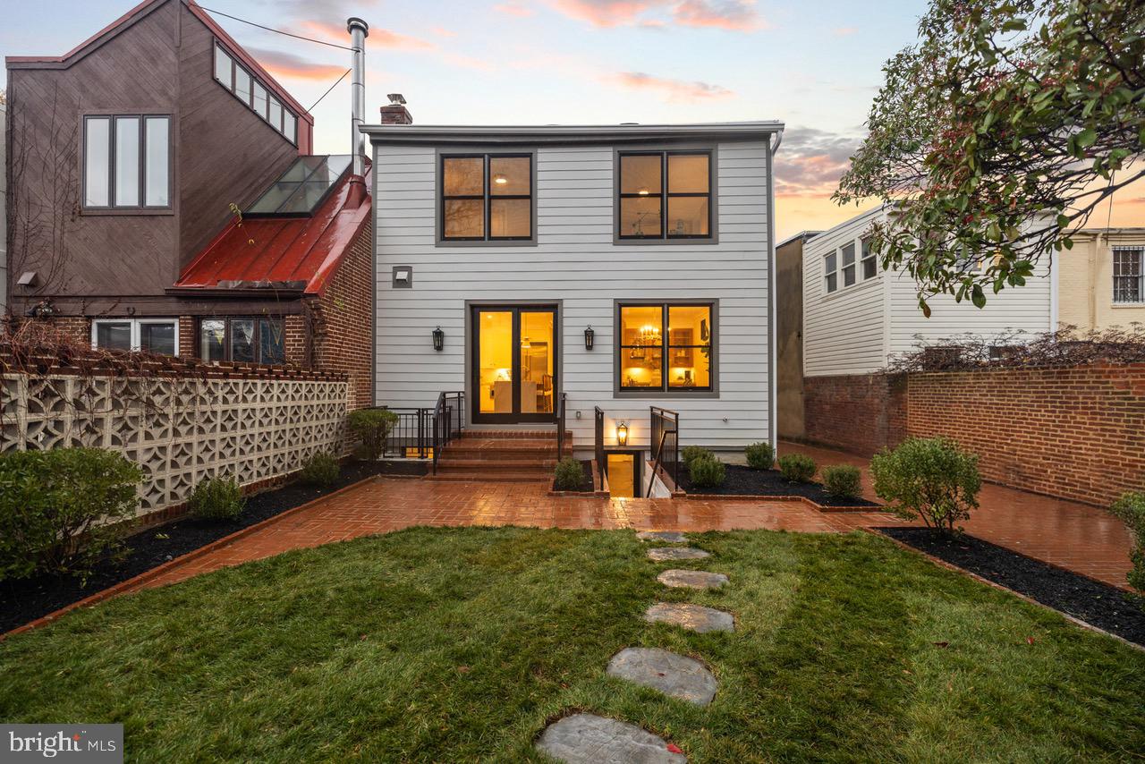 622 Massachusetts Ave NE
