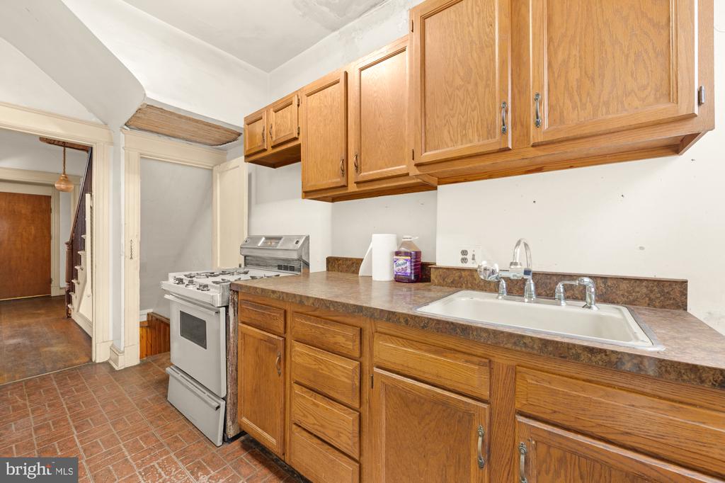 4327 2nd St NW