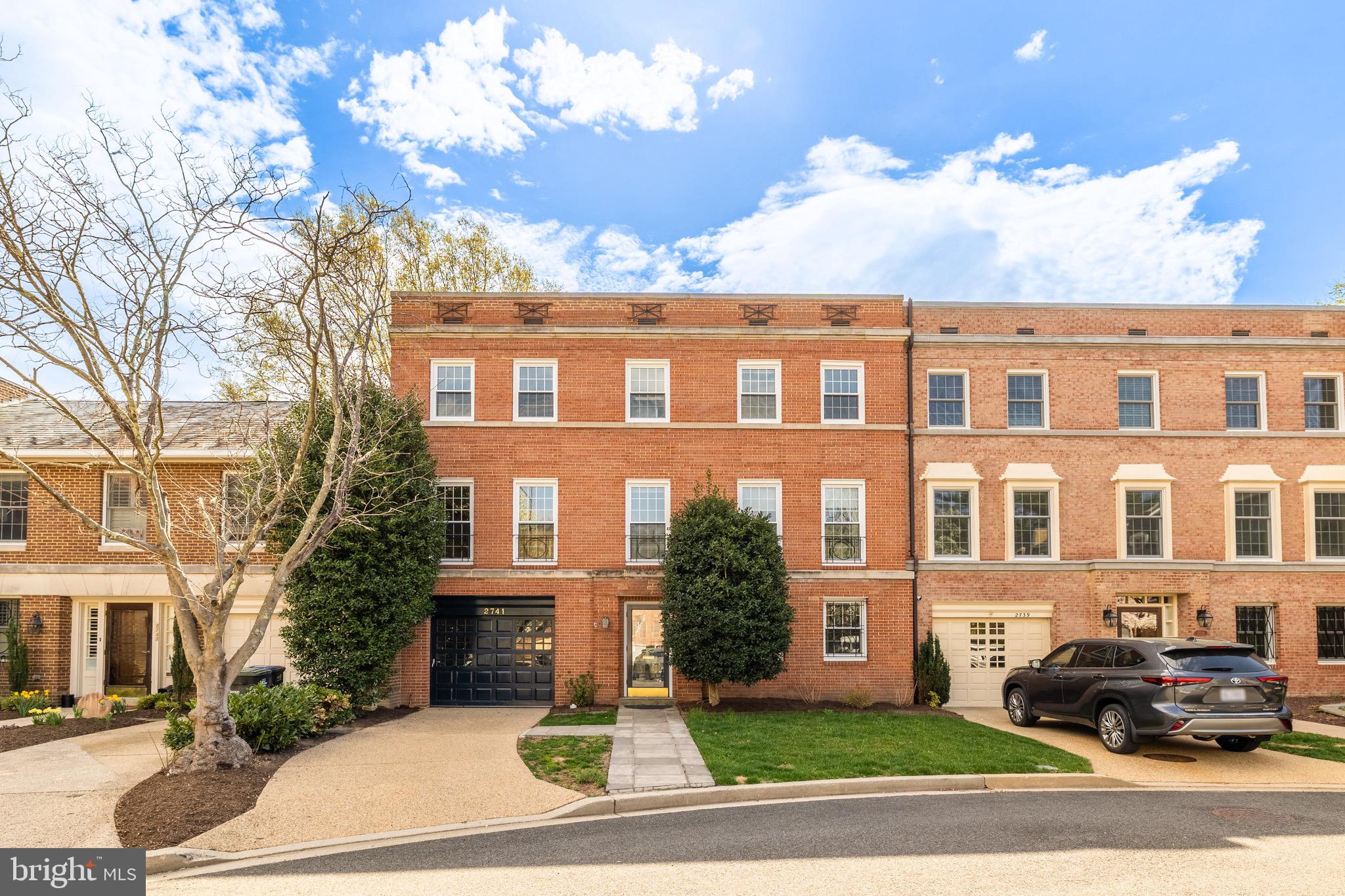 2741 UNICORN LN NW