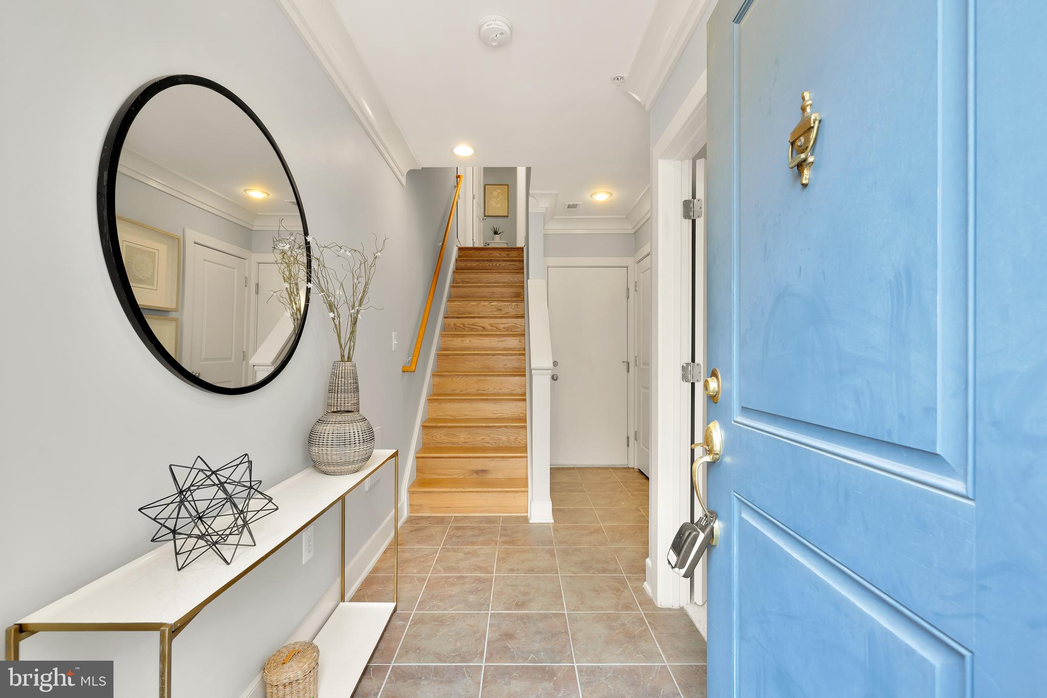 908 3rd Pl SE