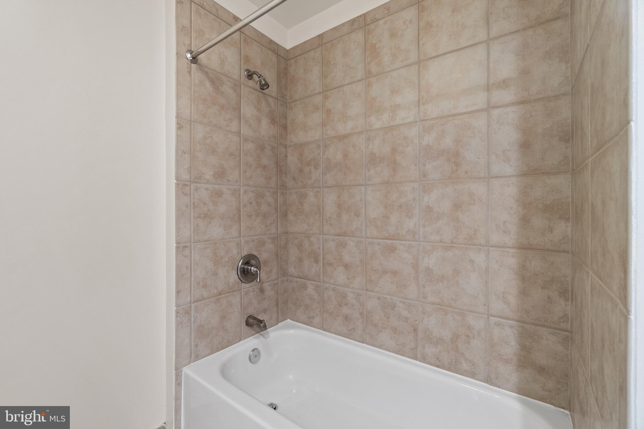 2120 VERMONT AVE NW #323