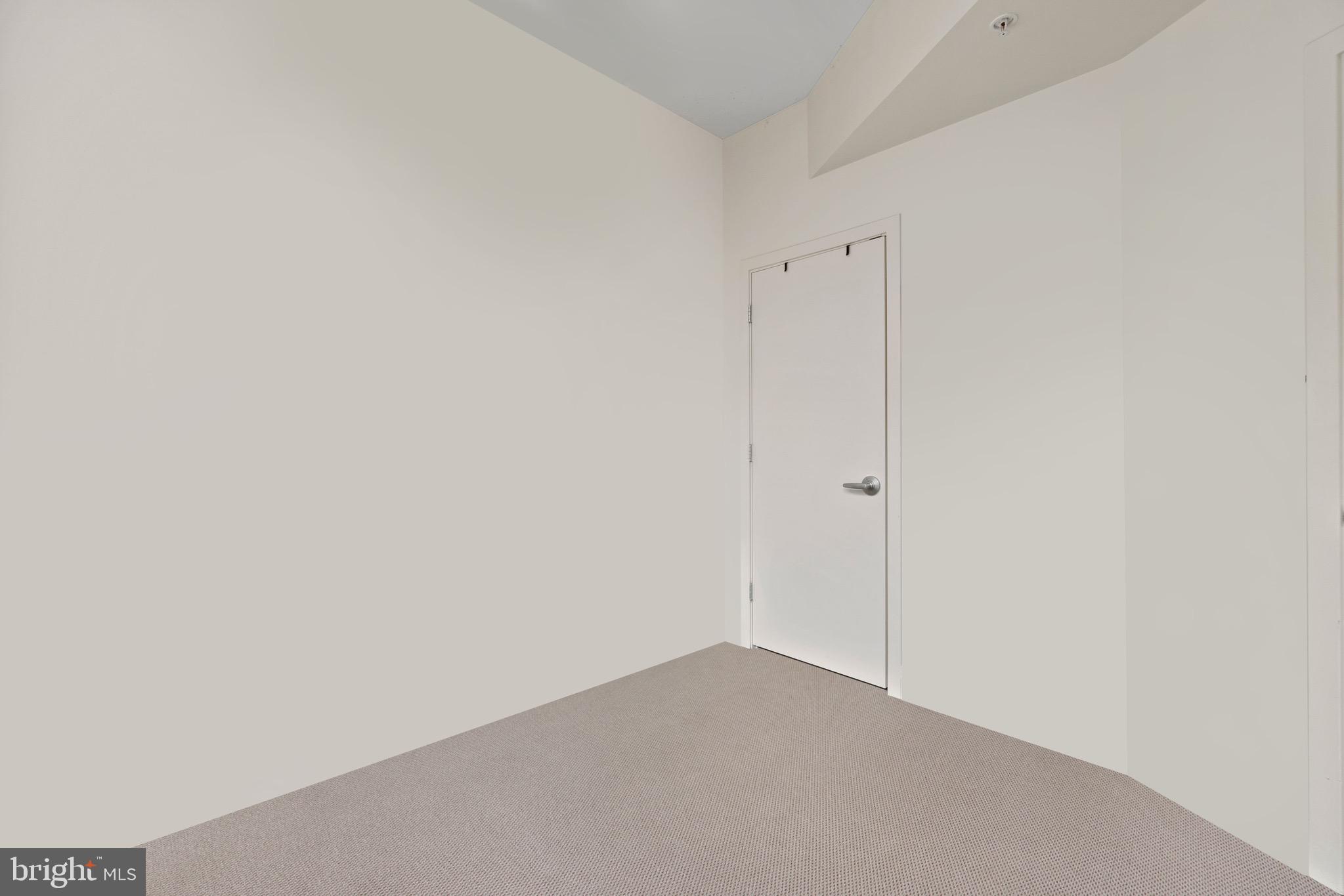 2120 VERMONT AVE NW #323