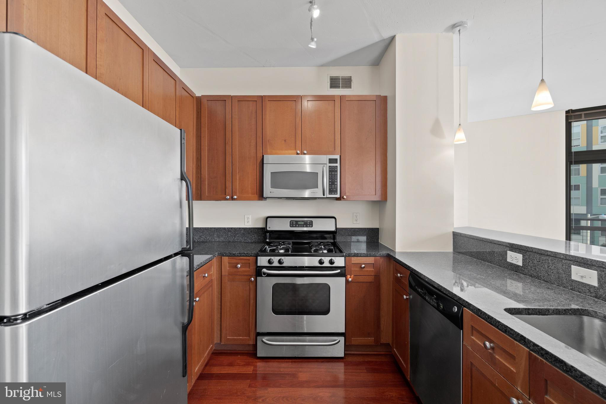2120 VERMONT AVE NW #323