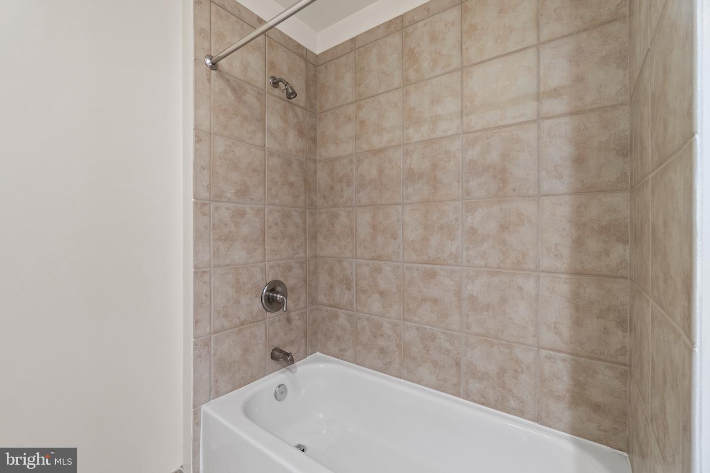2120 VERMONT AVE NW #323