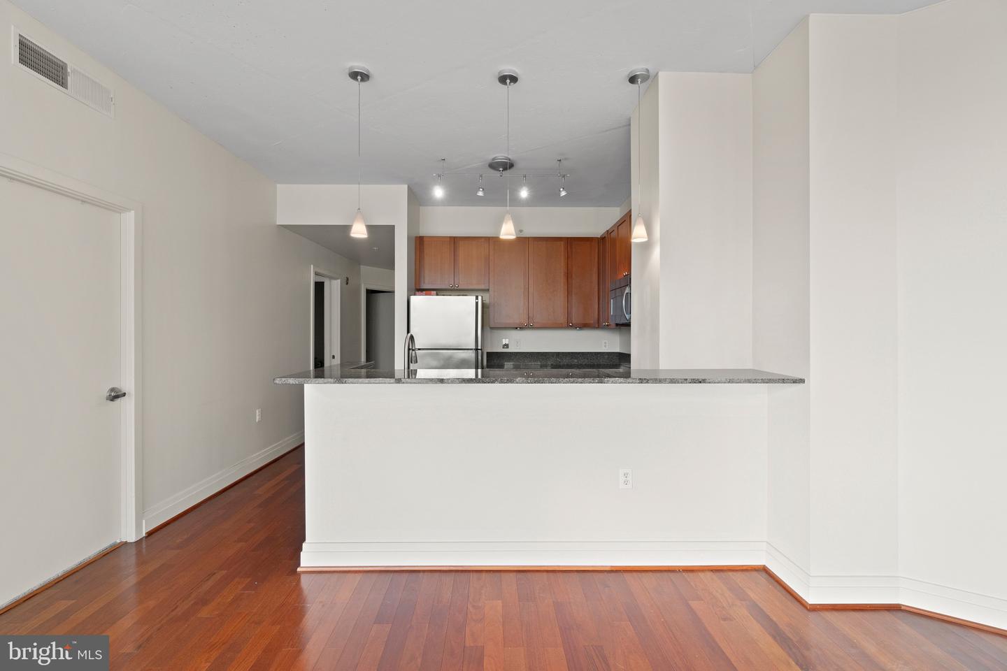 2120 VERMONT AVE NW #323