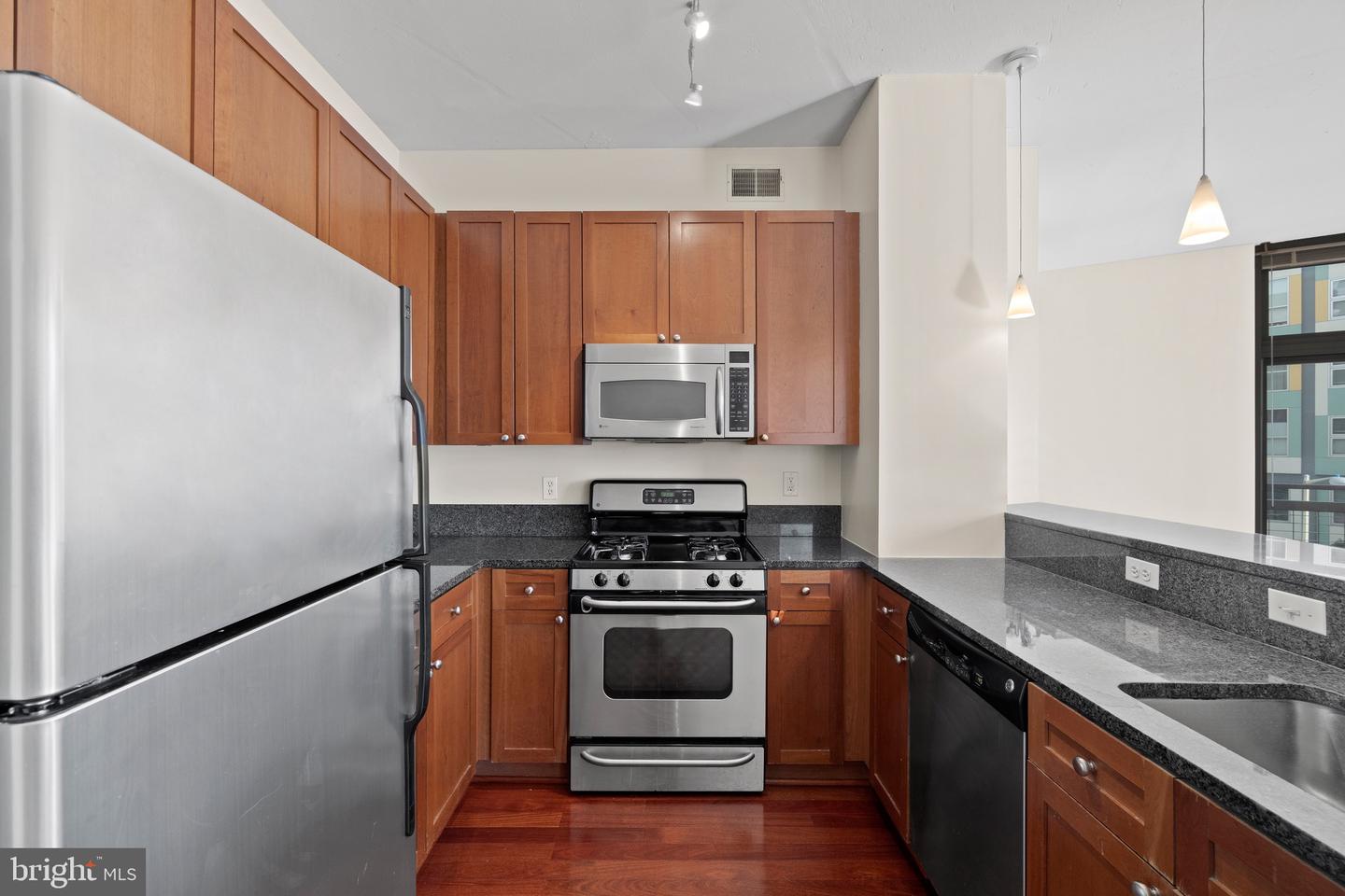 2120 VERMONT AVE NW #323