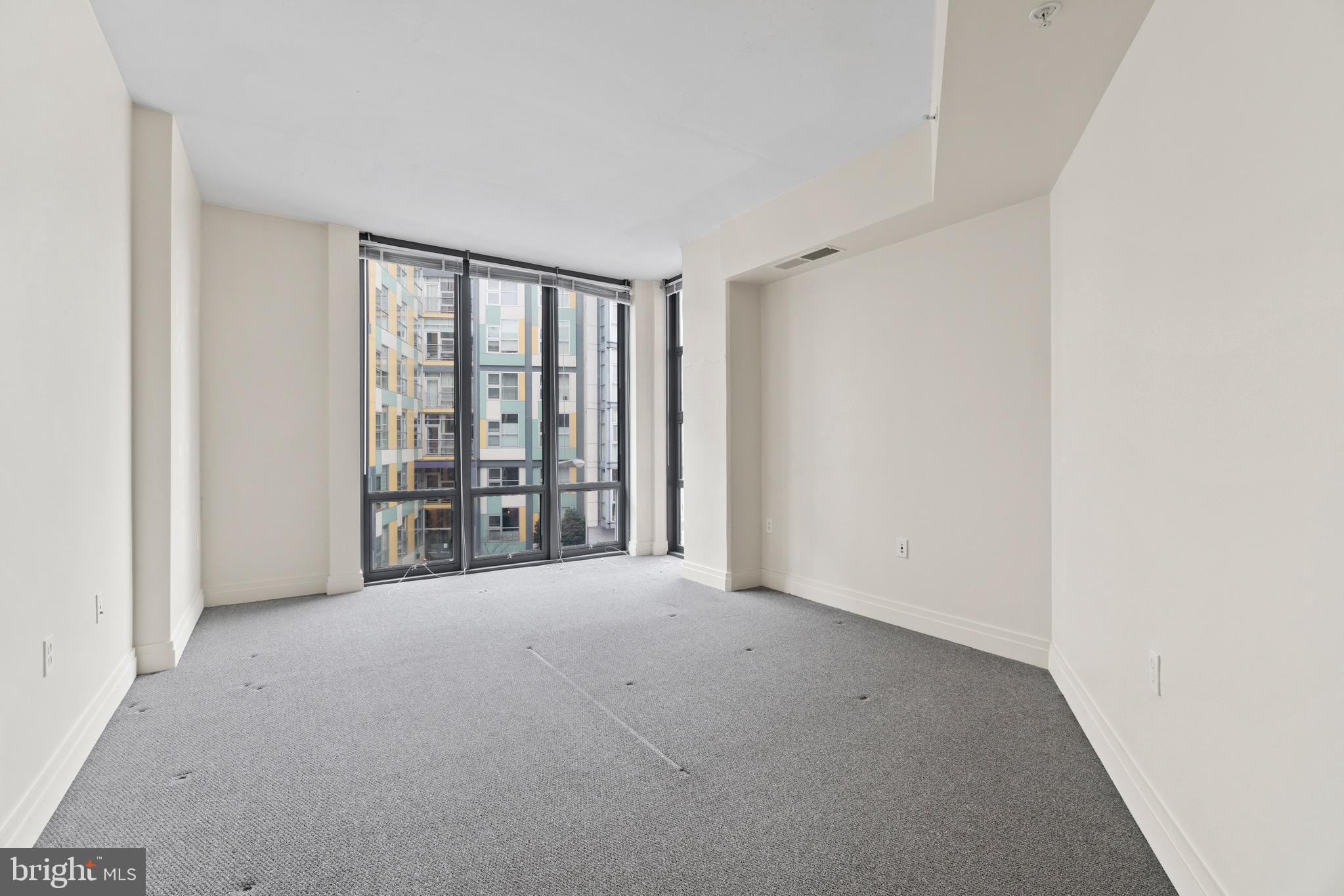 2120 VERMONT AVE NW #323