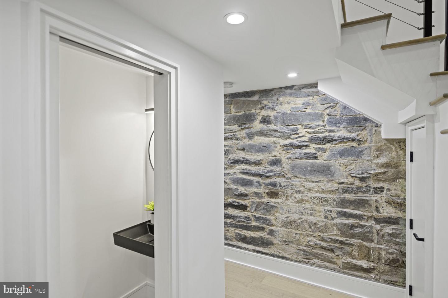 2506 I St NW