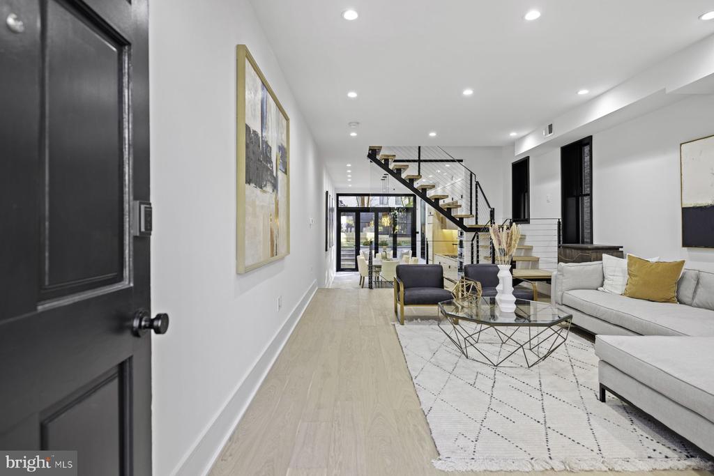 2506 I St NW