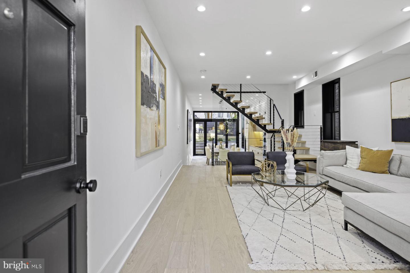 2506 I St NW