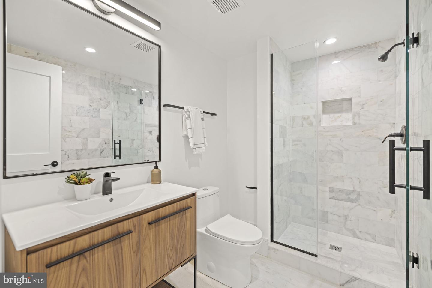 2506 I St NW