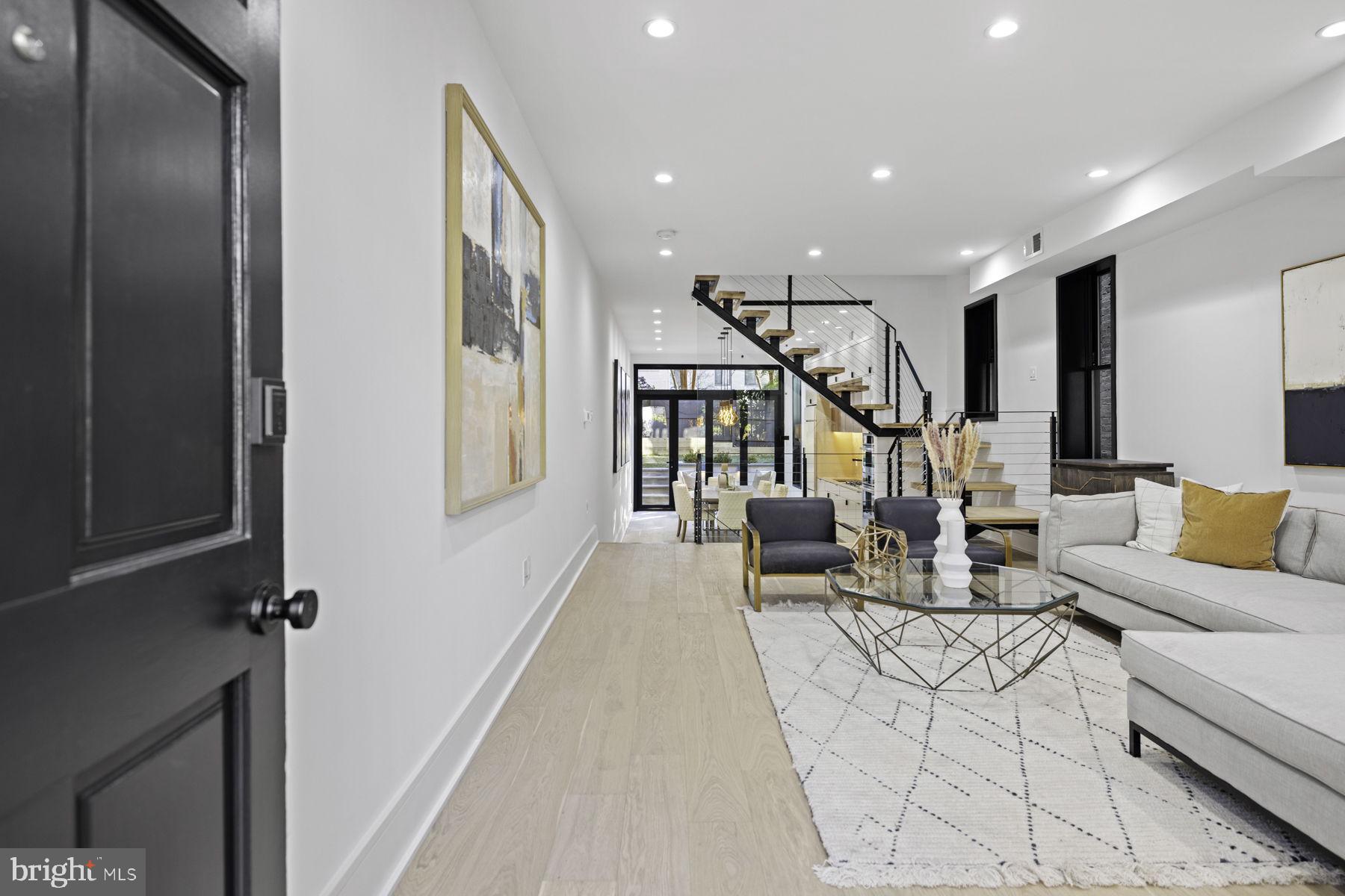 2506 I St NW