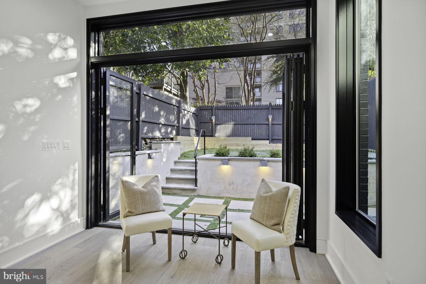 2506 I St NW