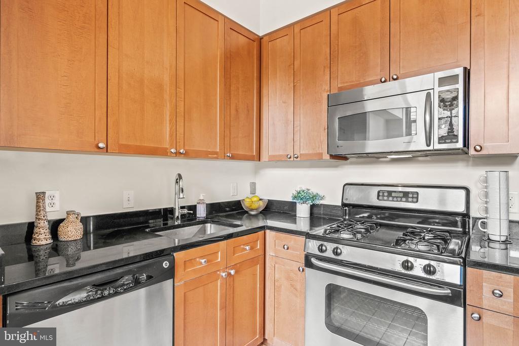2120 VERMONT AVE NW #21