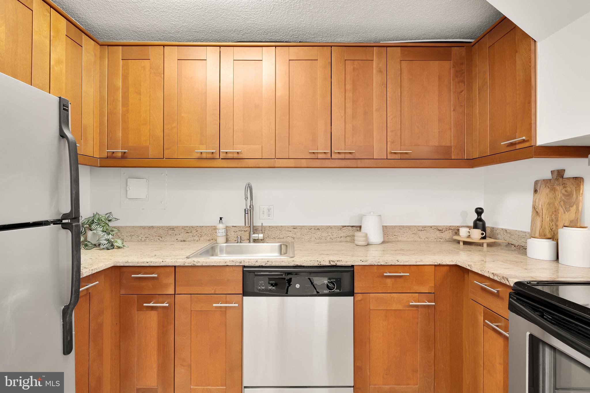 1800 R St NW #807