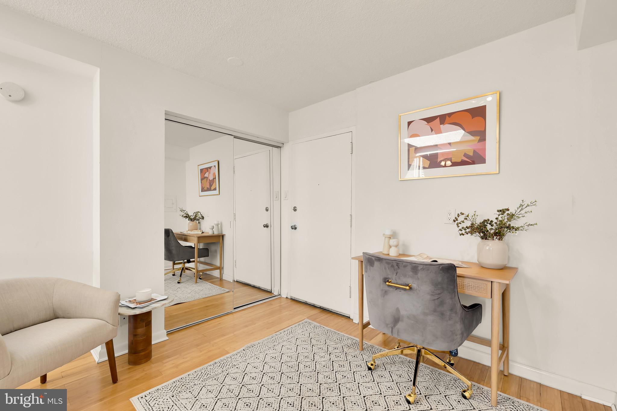 1800 R St NW #807