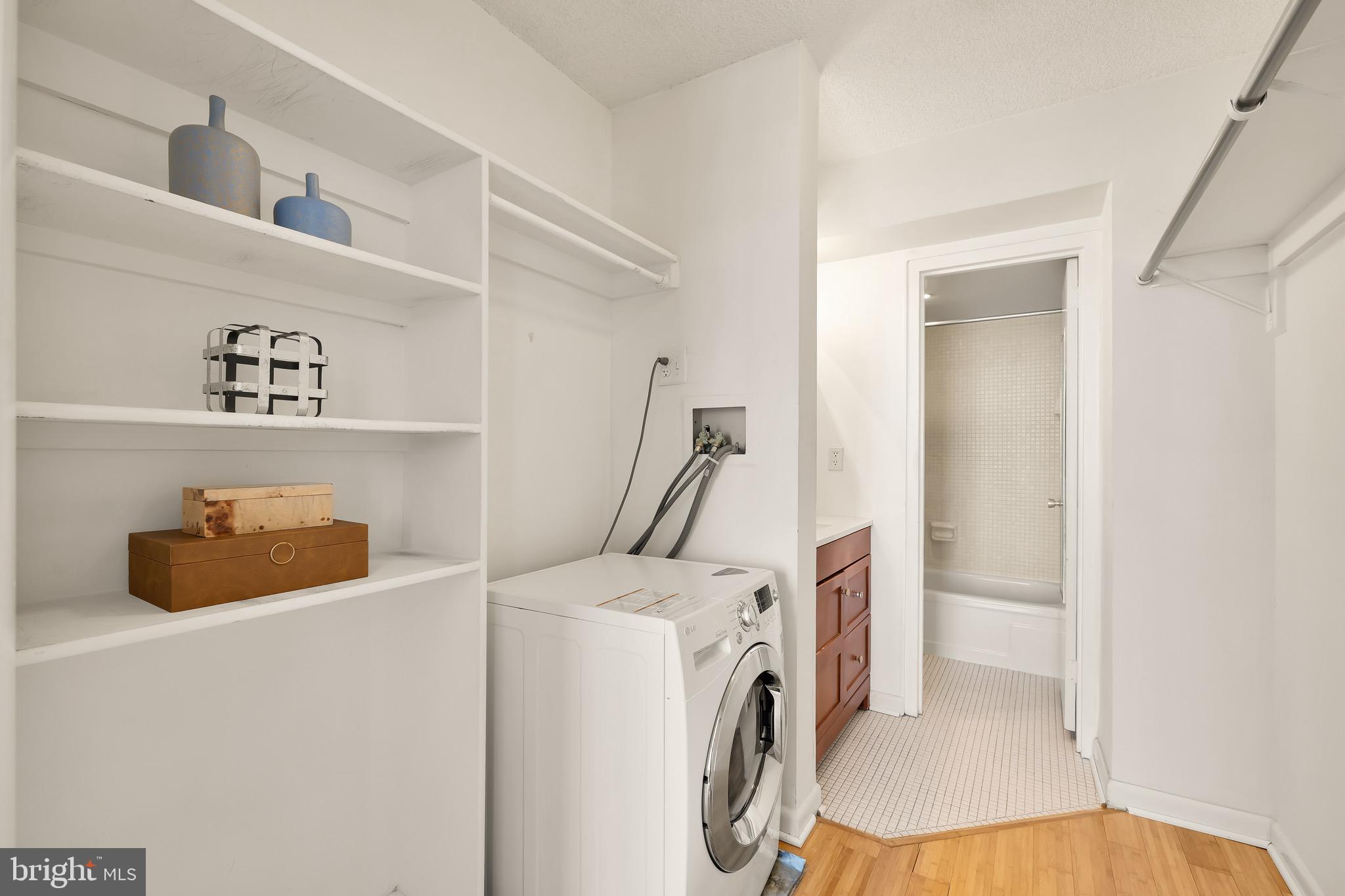1800 R St NW #807