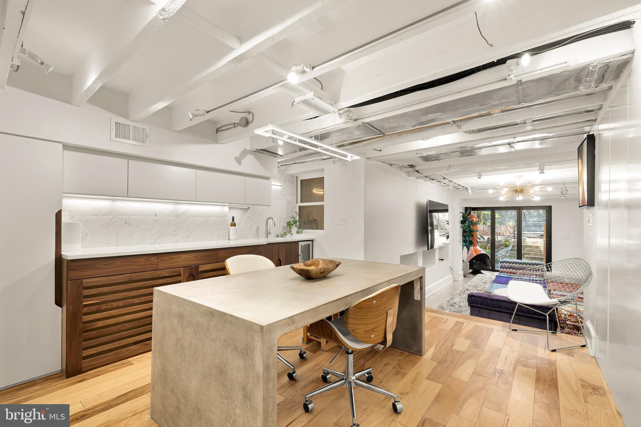 51 S St NW