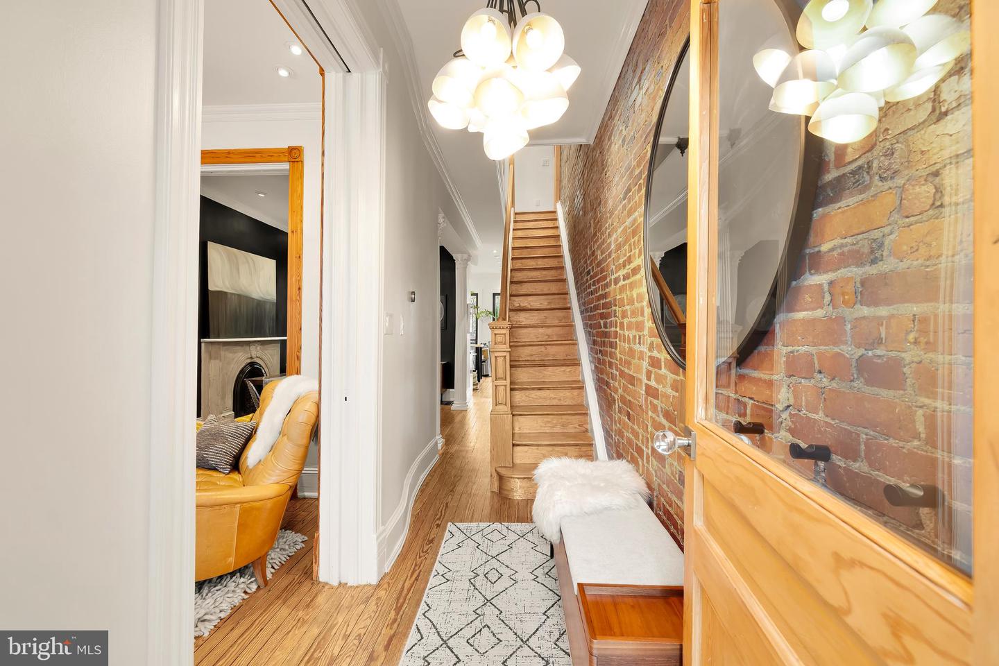 51 S St NW
