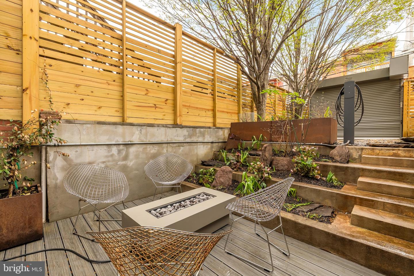 51 S St NW