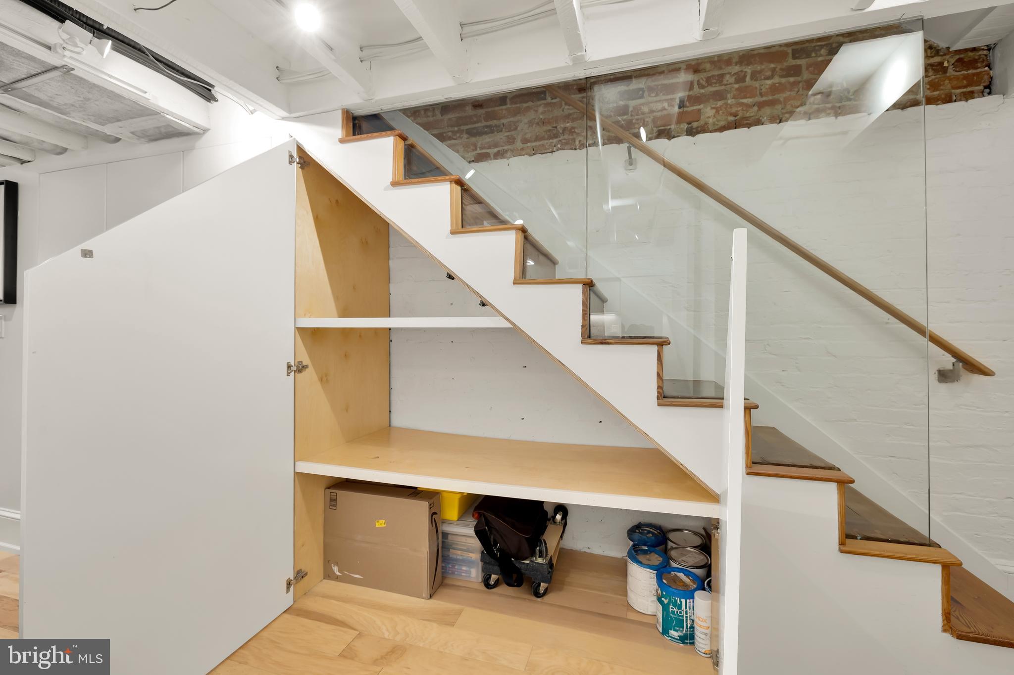 51 S St NW
