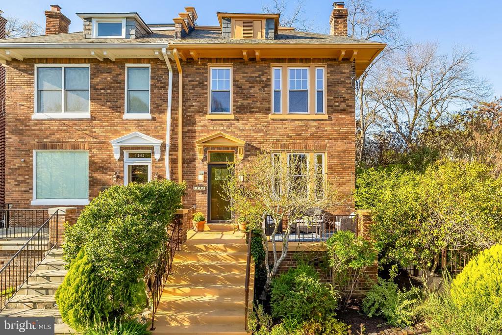 1705 Upshur St NW