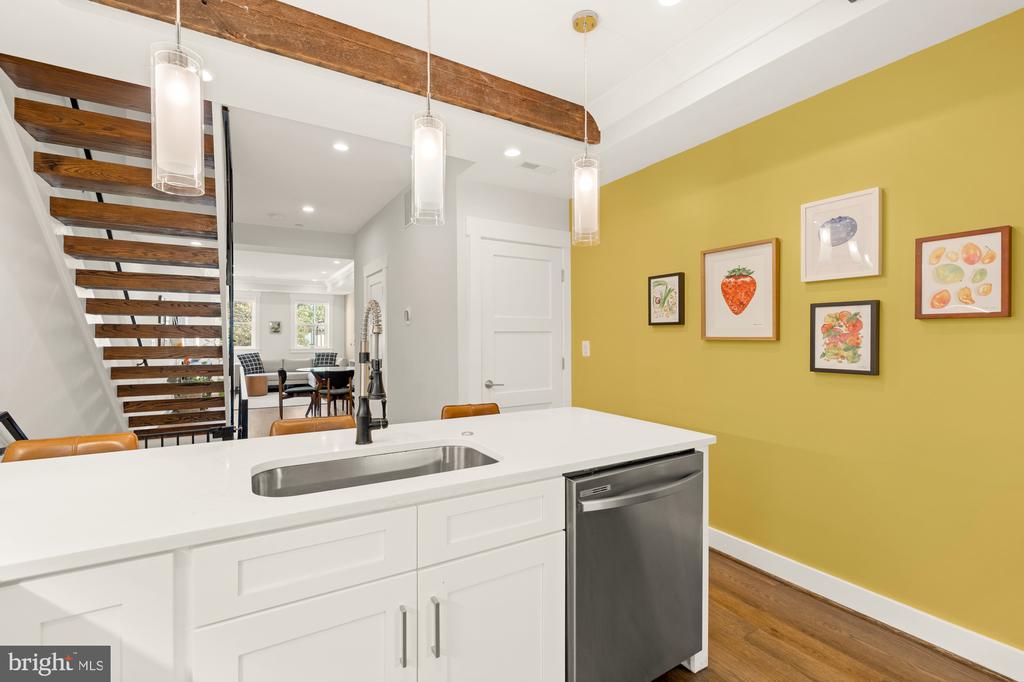 2016 2ND ST NW #1