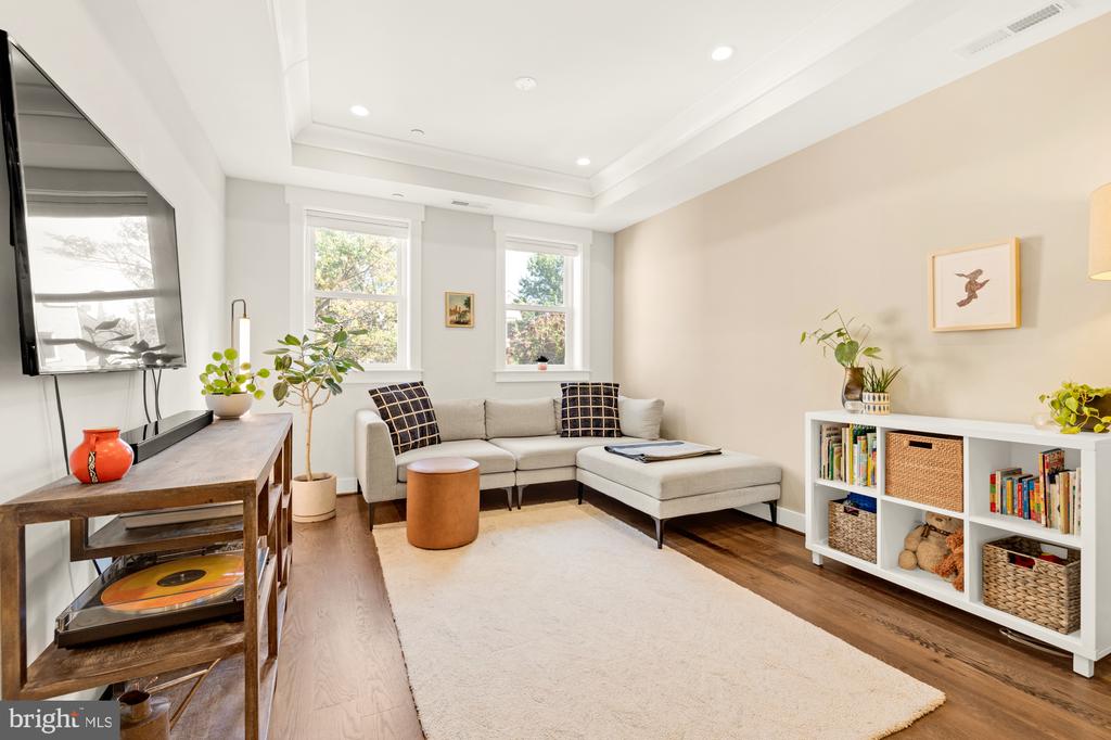 2016 2ND ST NW #1
