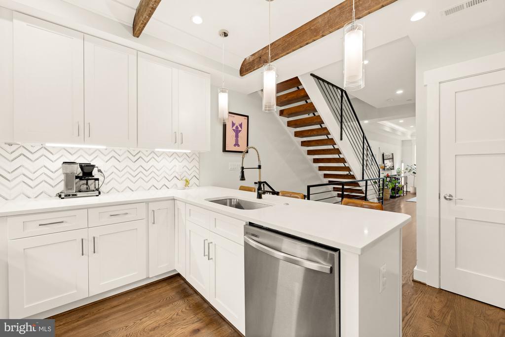 2016 2ND ST NW #1