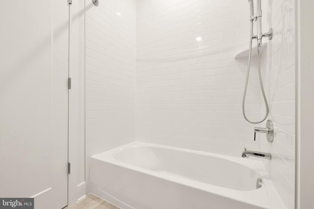 65 LOWER SERVICE CT NW