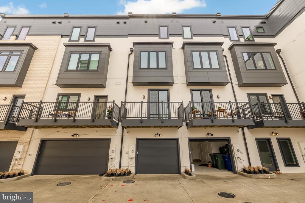65 LOWER SERVICE CT NW