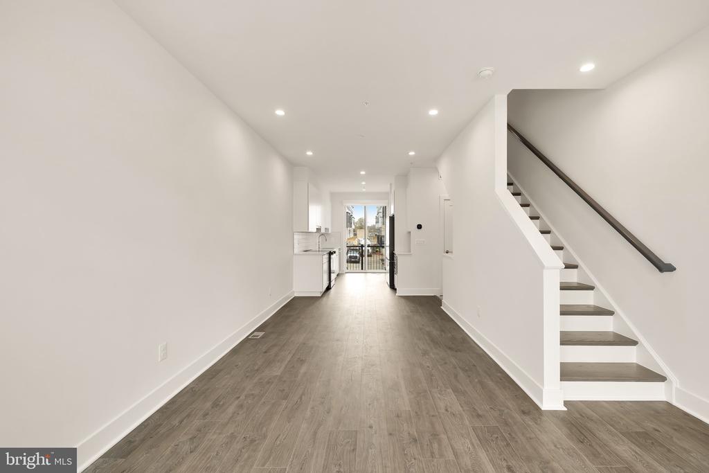 65 LOWER SERVICE CT NW
