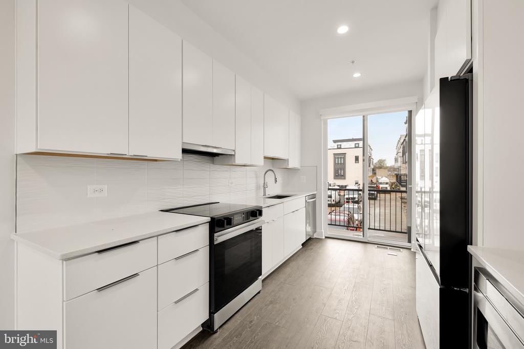 65 LOWER SERVICE CT NW