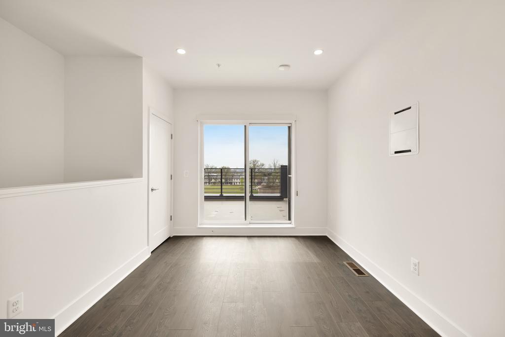 65 LOWER SERVICE CT NW