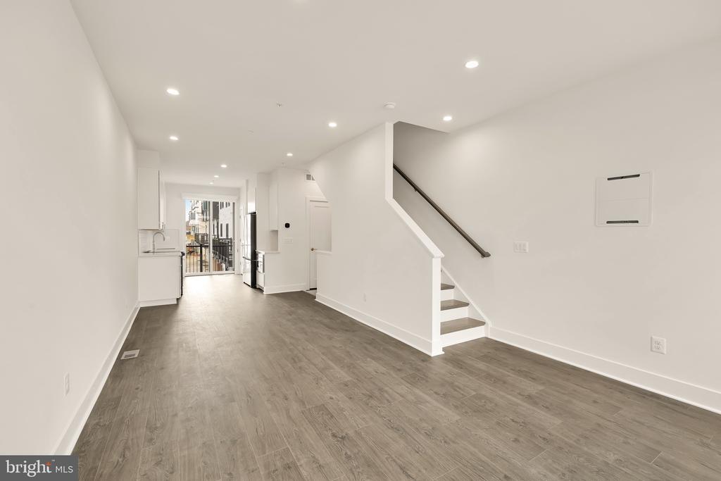 65 LOWER SERVICE CT NW