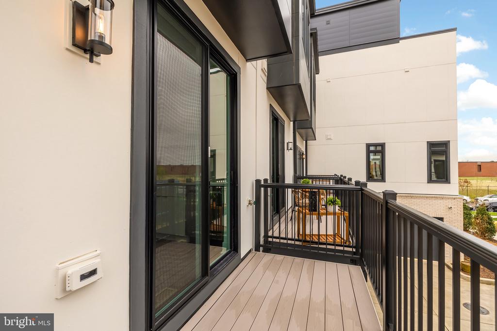 65 LOWER SERVICE CT NW
