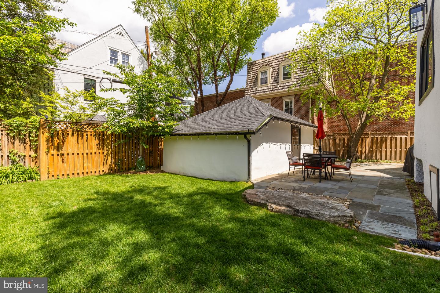 3749 Jocelyn St NW