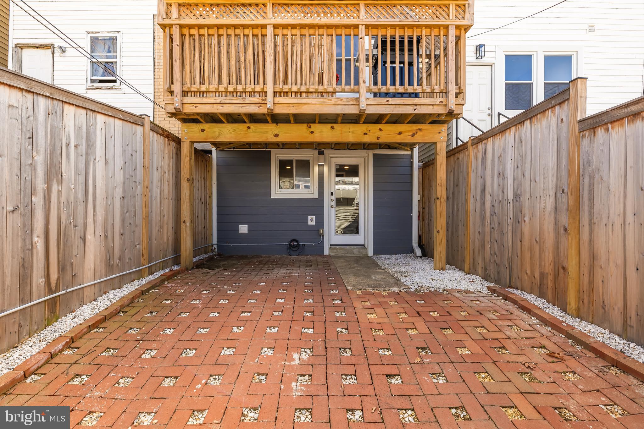407 DELAFIELD PL NW