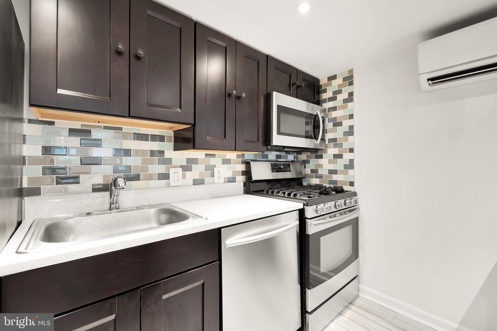 2200 DECATUR PL NW
