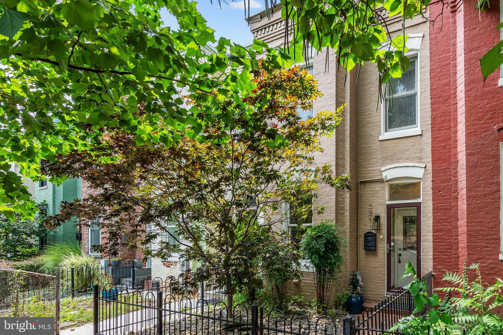 2218 12th St NW