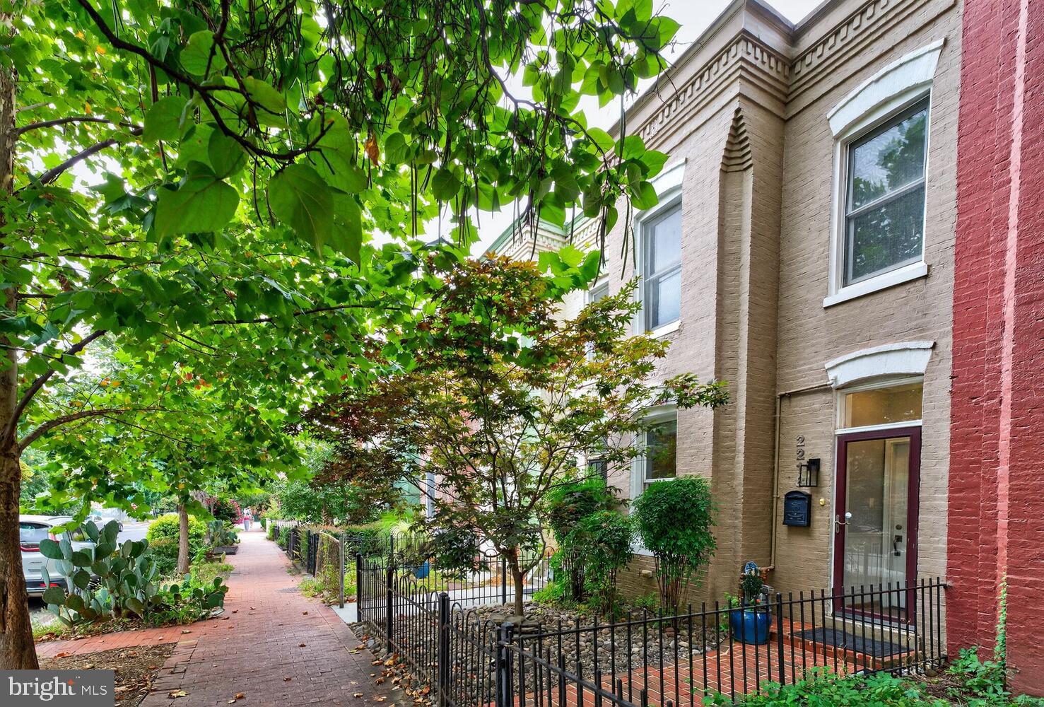 2218 12th St NW